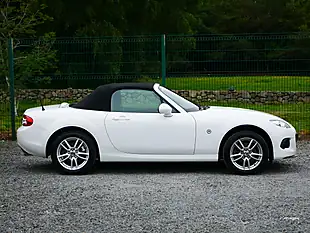 Used 2014 Mazda MX-5 Se White - Interior and Exterior details 5