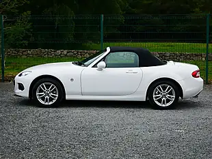 Used 2014 Mazda MX-5 Se White - Interior and Exterior details 6