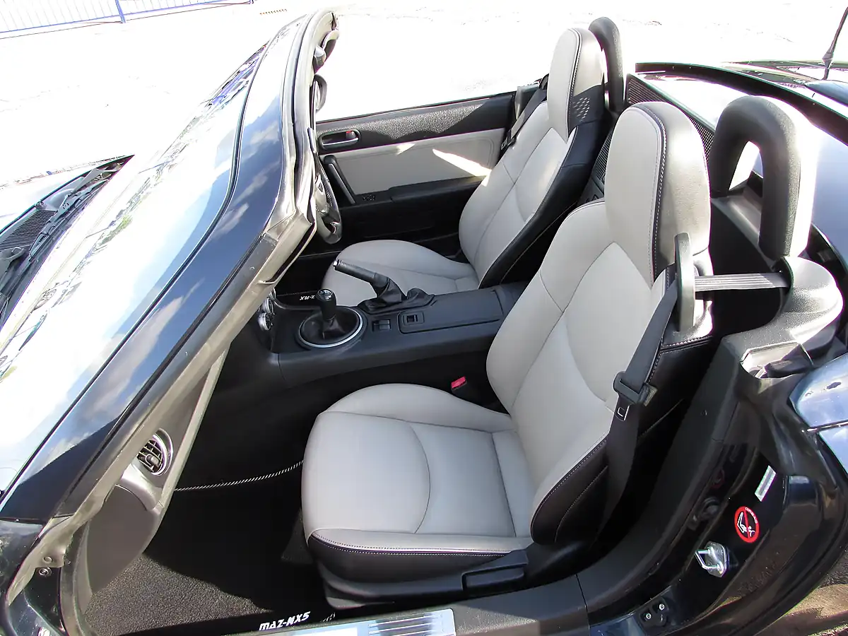 Used 2014 Mazda MX-5 Sport Venture Blue - Interior and Exterior details 10