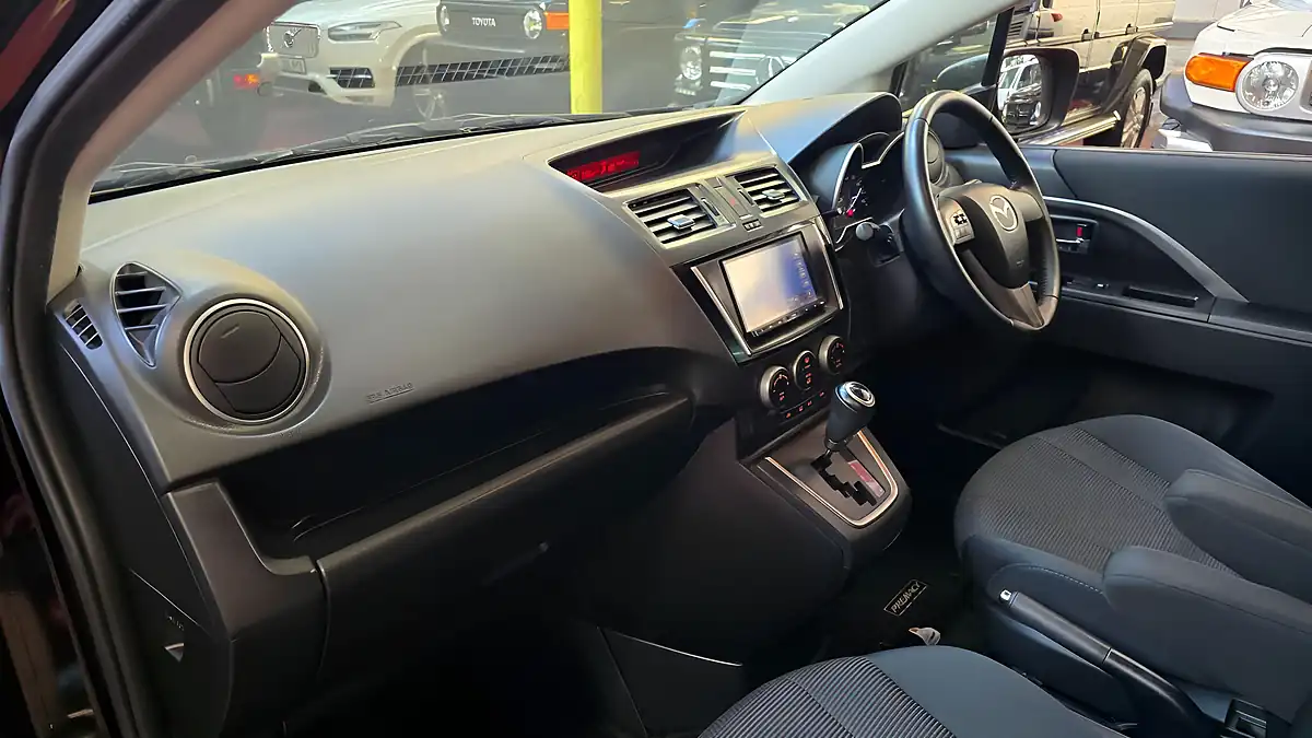 Used 2014 Mazda Premacy Red - Interior and Exterior details 10