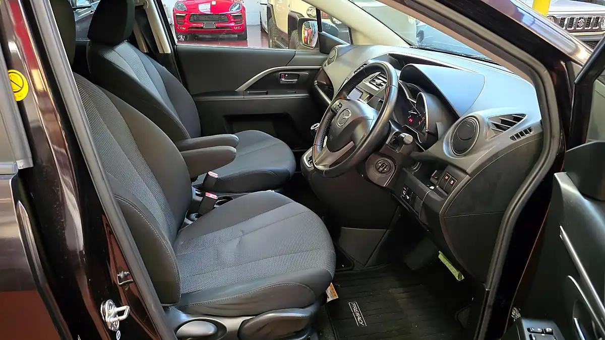 Used 2014 Mazda Premacy Red - Interior and Exterior details 11