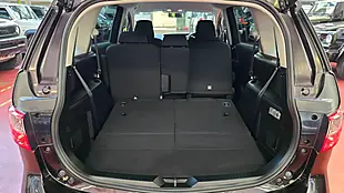 Used 2014 Mazda Premacy Red - Interior and Exterior details 14