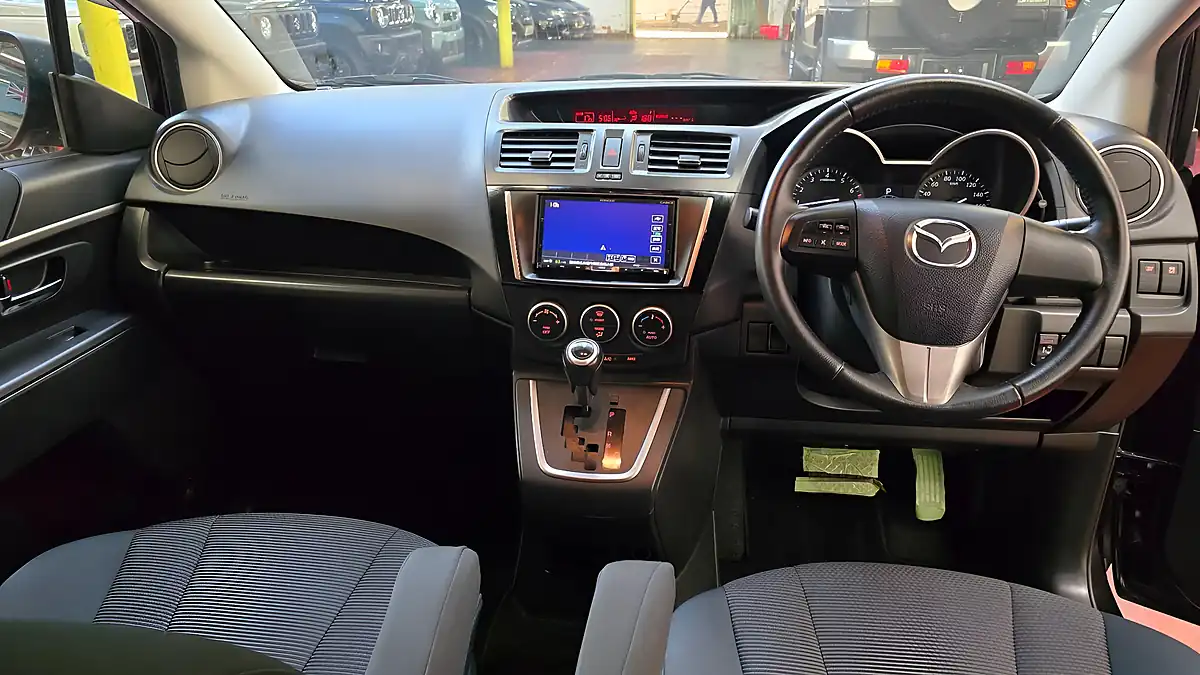 Used 2014 Mazda Premacy Red - Interior and Exterior details 4