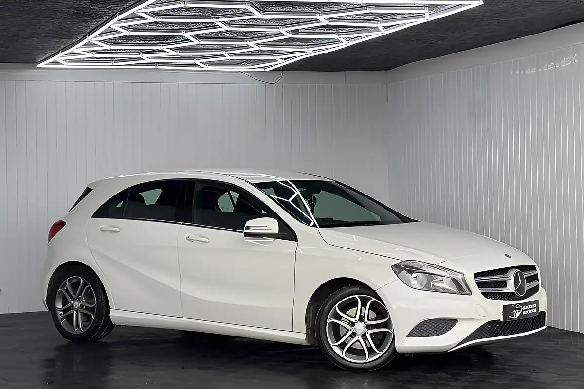 Used 2014 Mercedes-Benz 200 Sport White - Interior and Exterior details 2