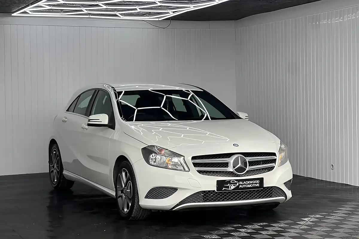 Used 2014 Mercedes-Benz 200 Sport White - Interior and Exterior details 3