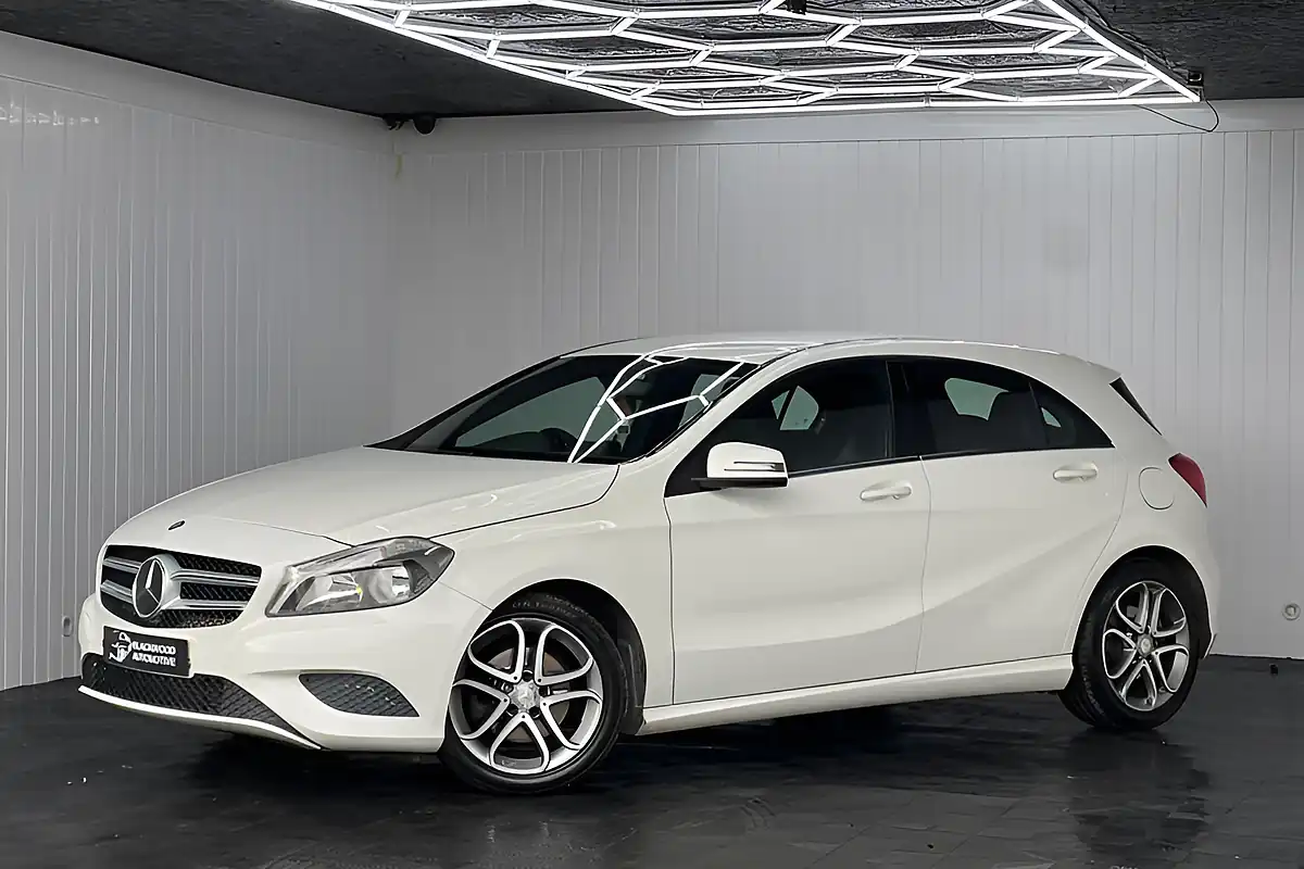 Used 2014 Mercedes-Benz 200 Sport White - Interior and Exterior details 6