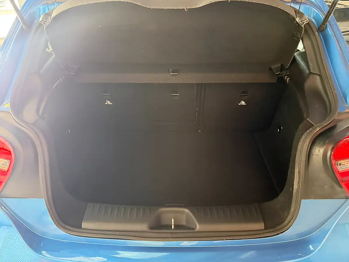 Used 2014 Mercedes-Benz a Class Eco Se Blue - Interior and Exterior details 10