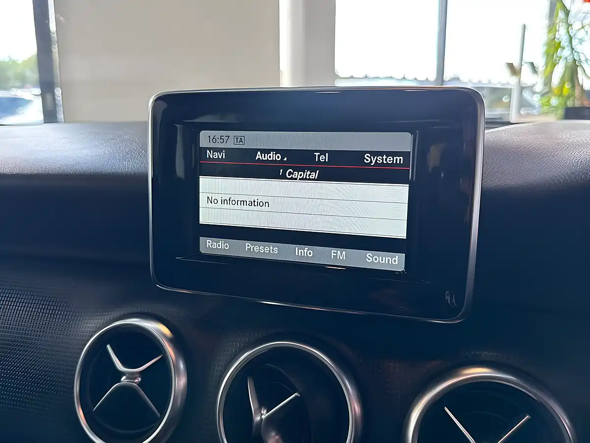 Used 2014 Mercedes-Benz a Class Eco Se Blue - Interior and Exterior details 16
