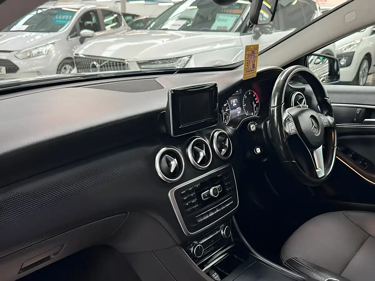 Used 2014 Mercedes-Benz a Class Se Black - Interior and Exterior details 11