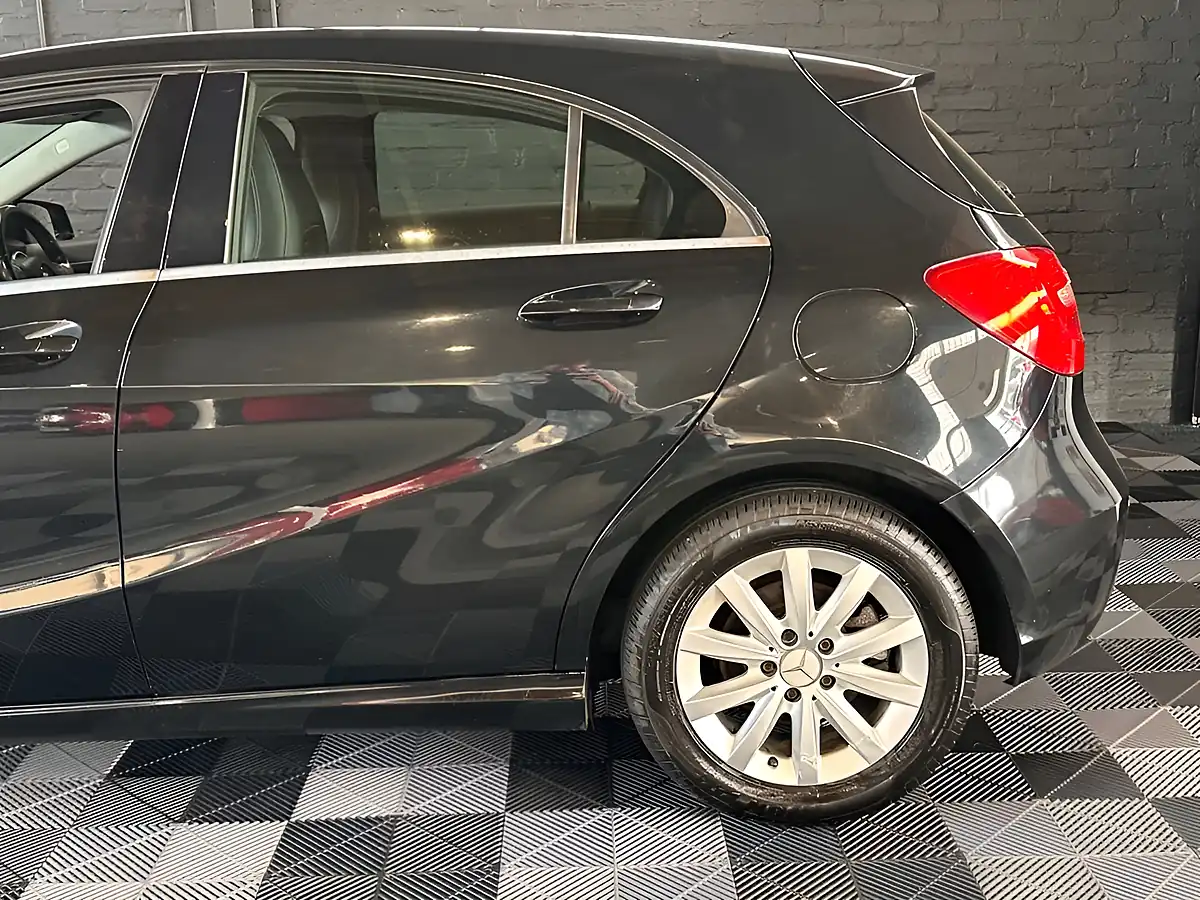 Used 2014 Mercedes-Benz a-Class Se Cosmos Black - Interior and Exterior details 10