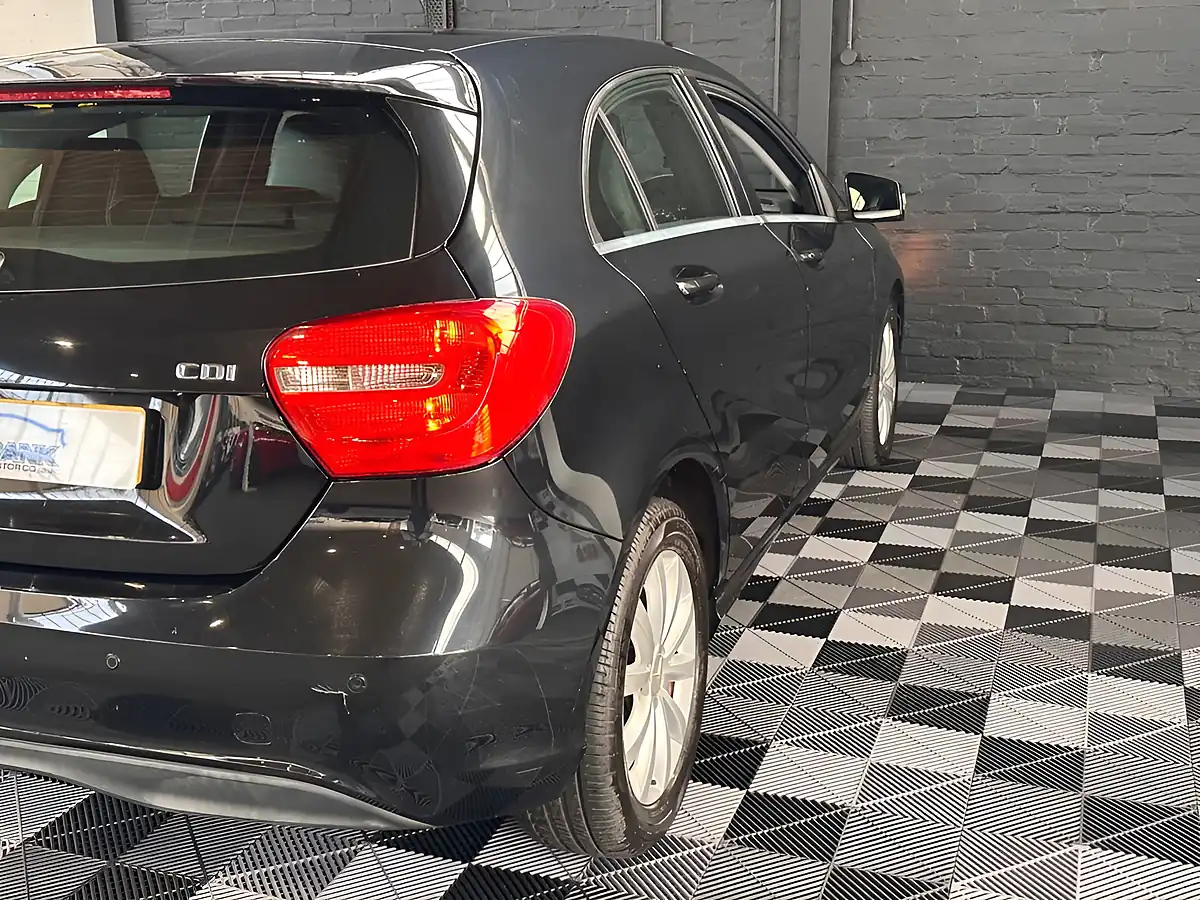 Used 2014 Mercedes-Benz a-Class Se Cosmos Black - Interior and Exterior details 8