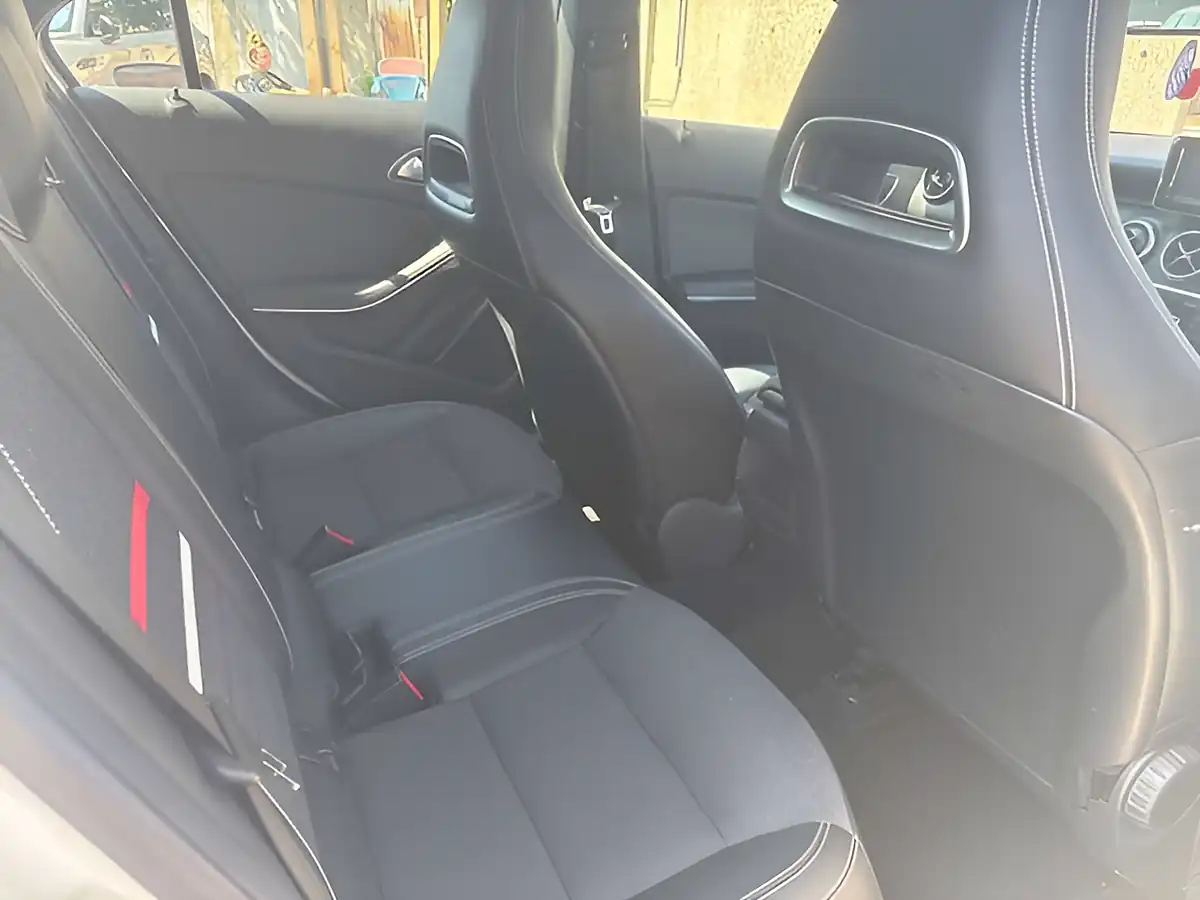 Used 2014 Mercedes-Benz a Class Se White - Interior and Exterior details 5