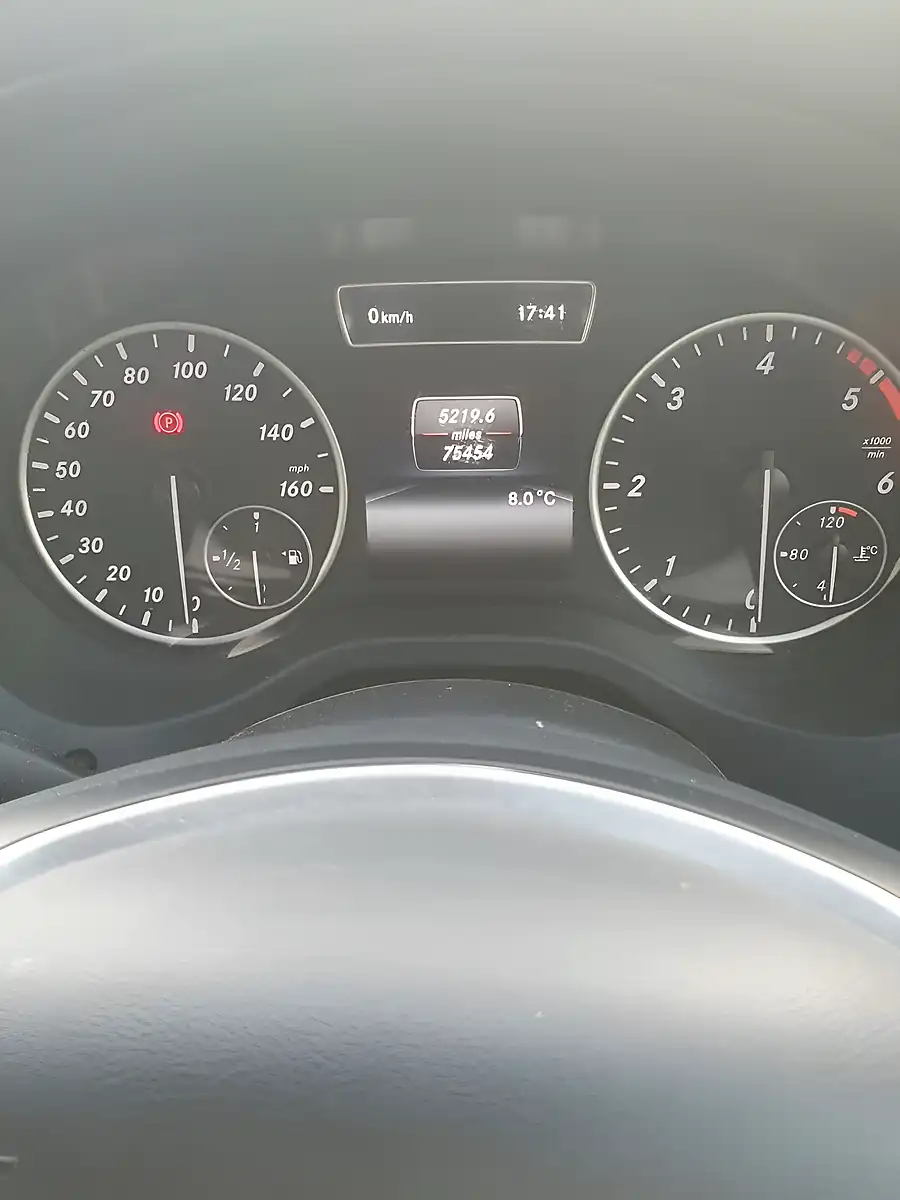 Used 2014 Mercedes-Benz a-Class Se White - Interior and Exterior details 4