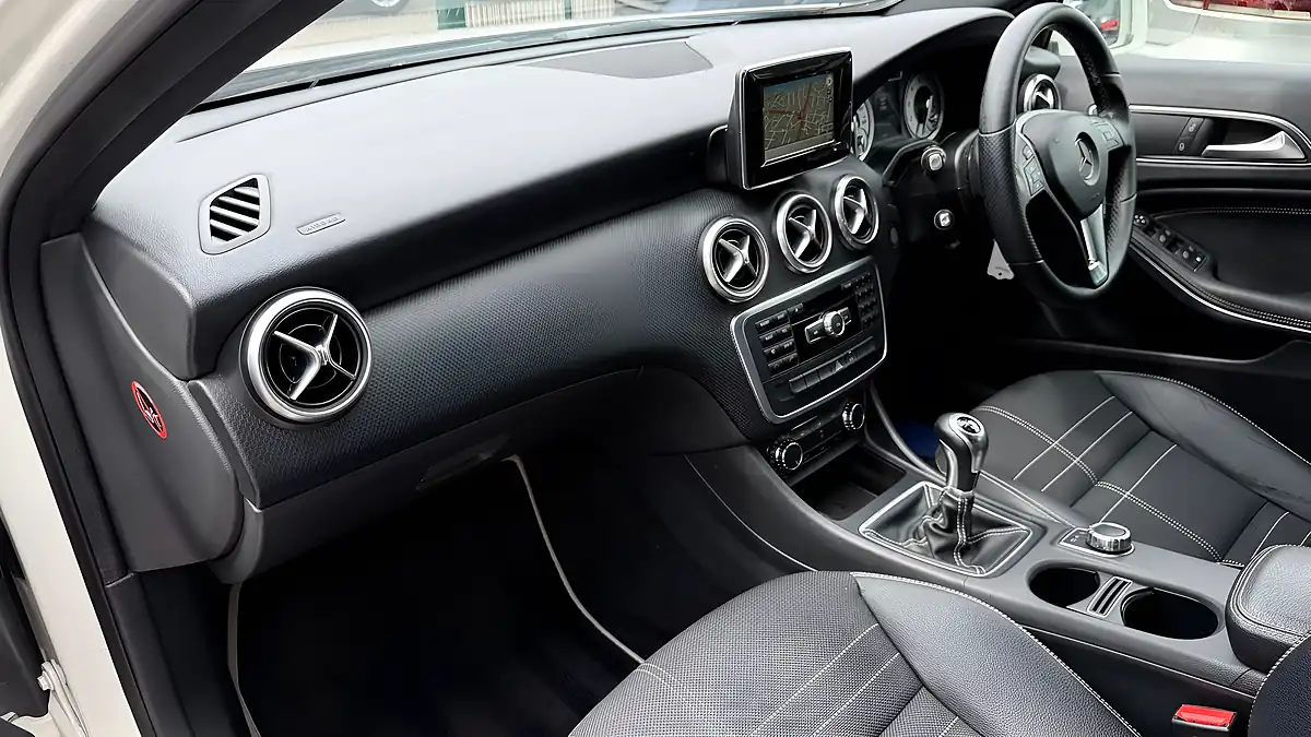 Used 2014 Mercedes-Benz a Class Sport White - Interior and Exterior details 16