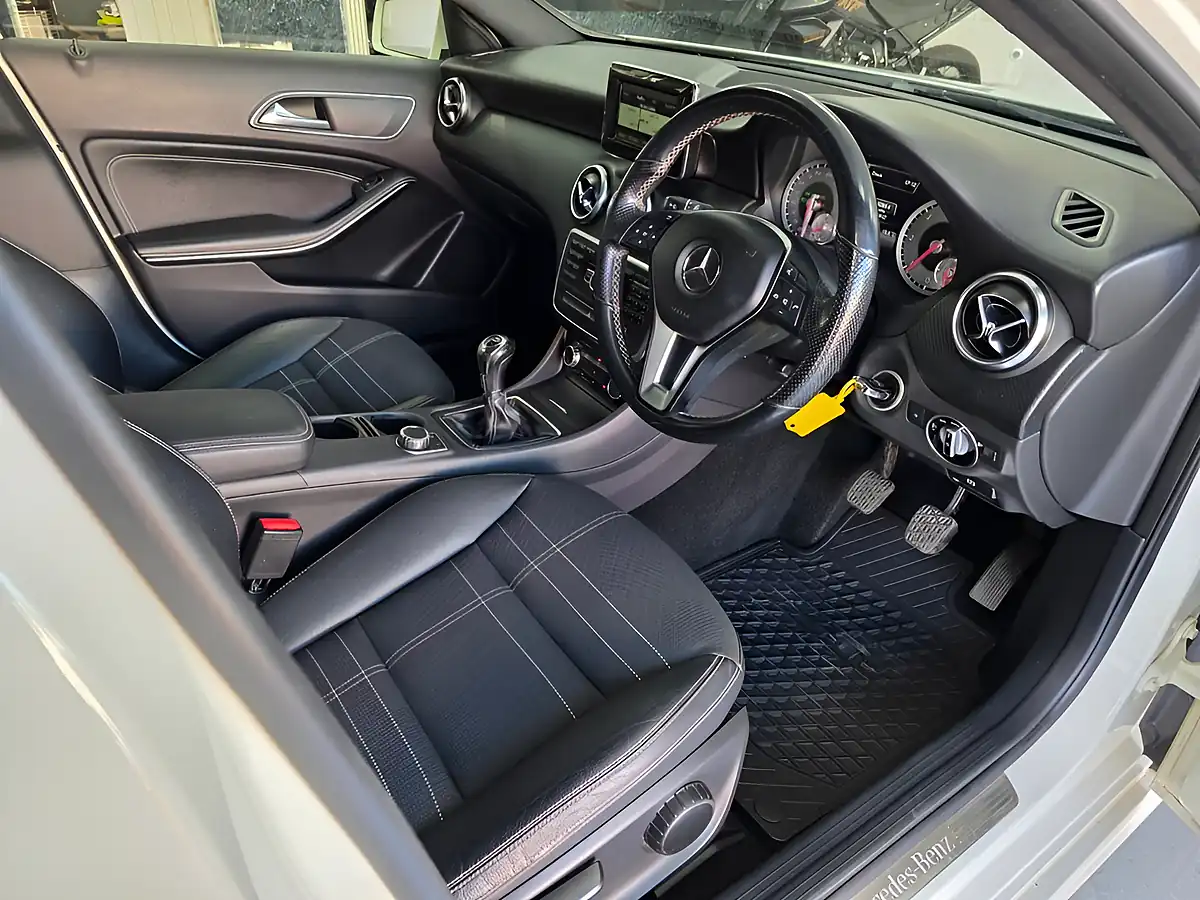 Used 2014 Mercedes-Benz a-Class Sport White - Interior and Exterior details 5