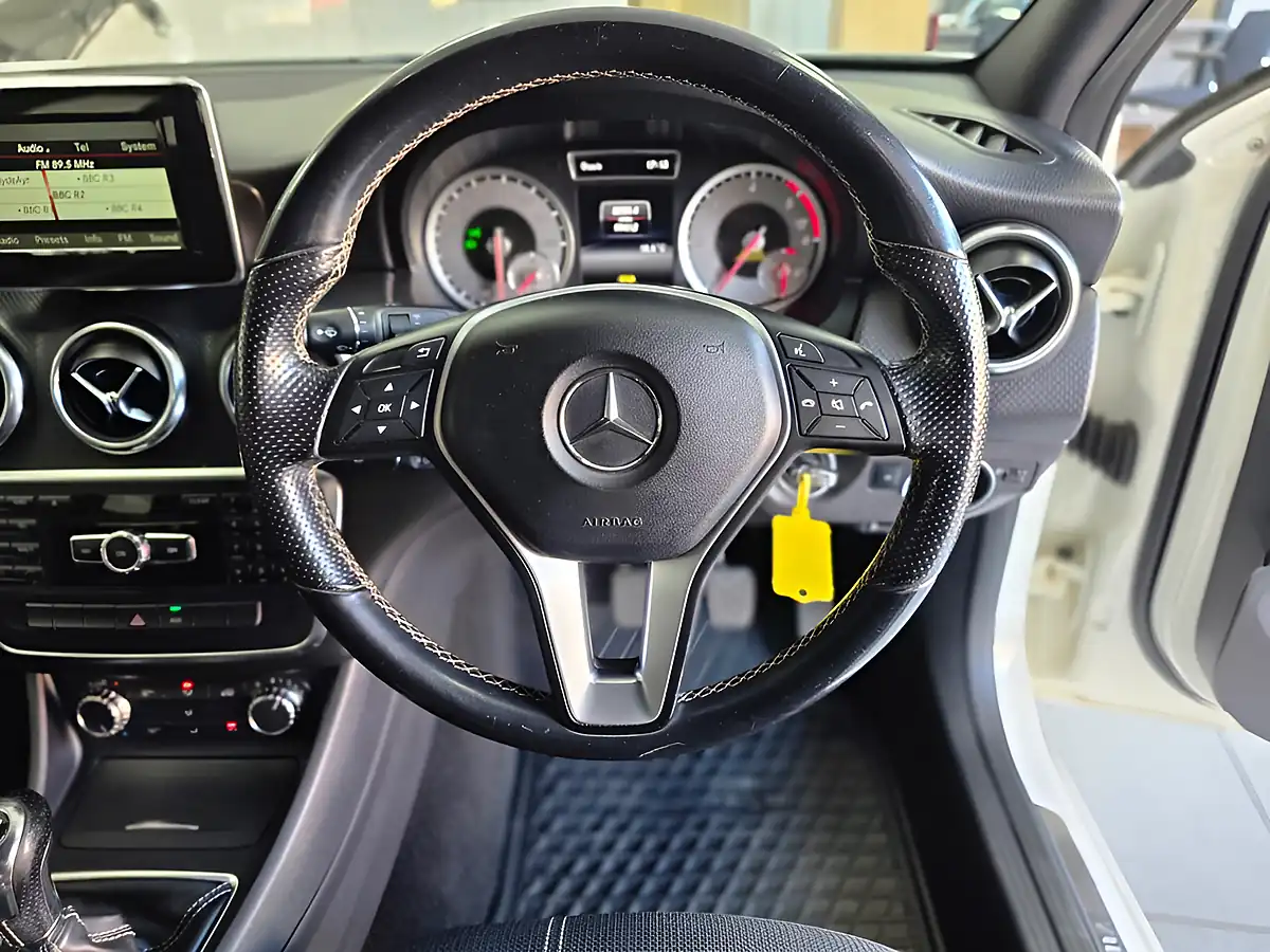 Used 2014 Mercedes-Benz a-Class Sport White - Interior and Exterior details 6