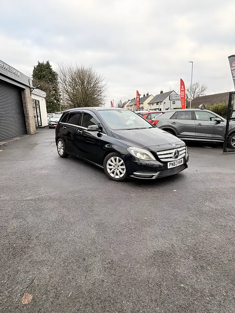 Used 2014 Mercedes-Benz B Class B180 Black - Front View