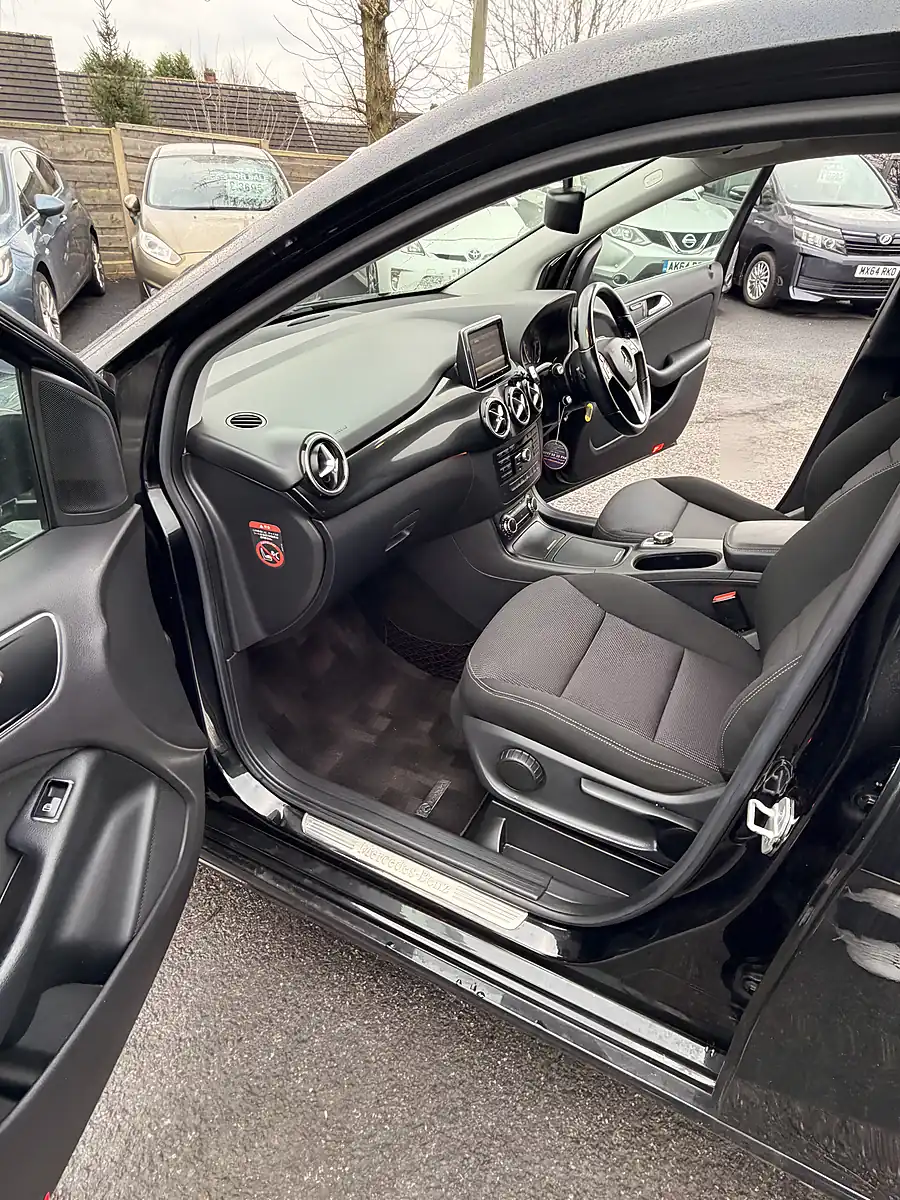 Used 2014 Mercedes-Benz B Class B180 Black - Interior and Exterior details 16