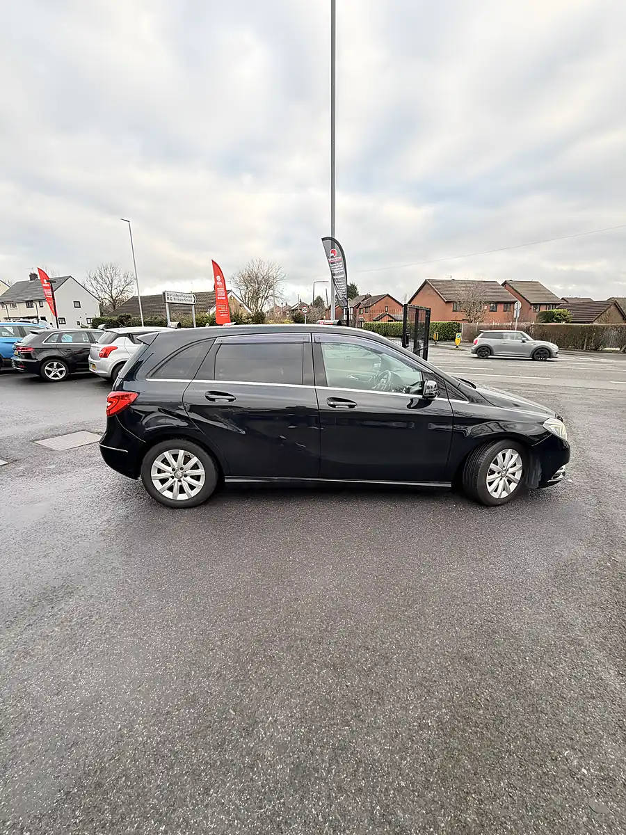 Used 2014 Mercedes-Benz B Class B180 Black - Interior and Exterior details 8