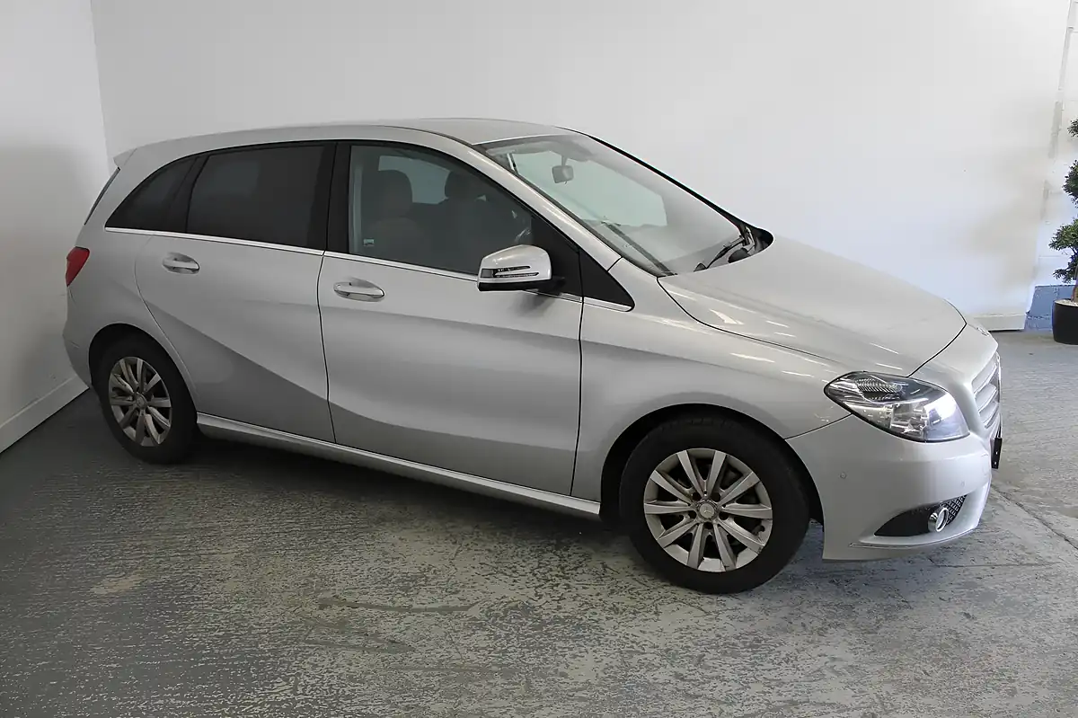 Used 2014 Mercedes-Benz B Class Se Silver - Interior and Exterior details 3