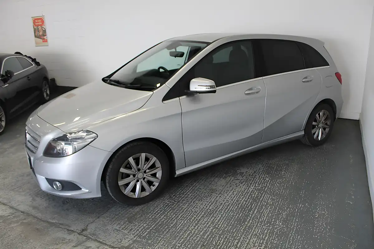 Used 2014 Mercedes-Benz B Class Se Silver - Interior and Exterior details 4