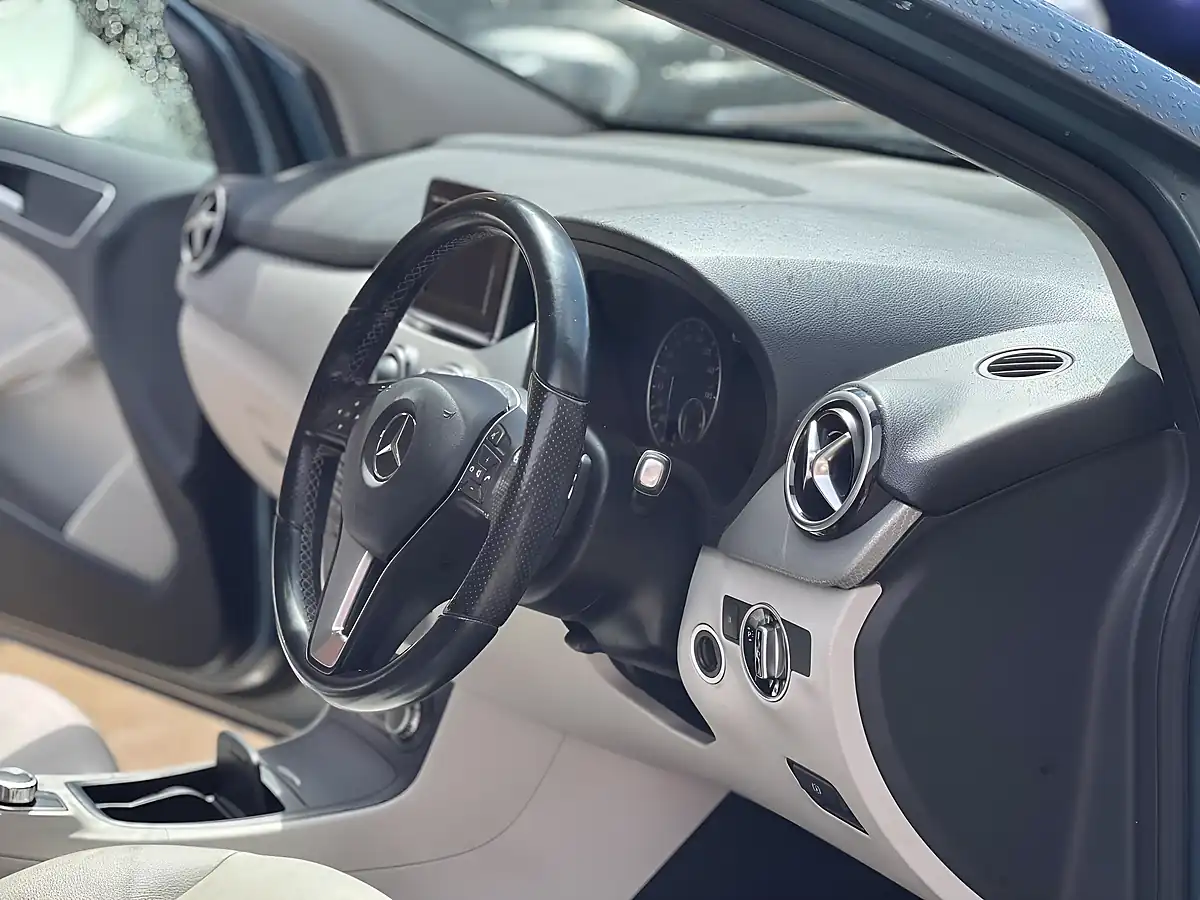 Used 2014 Mercedes-Benz B Class Sport Blue - Interior and Exterior details 8