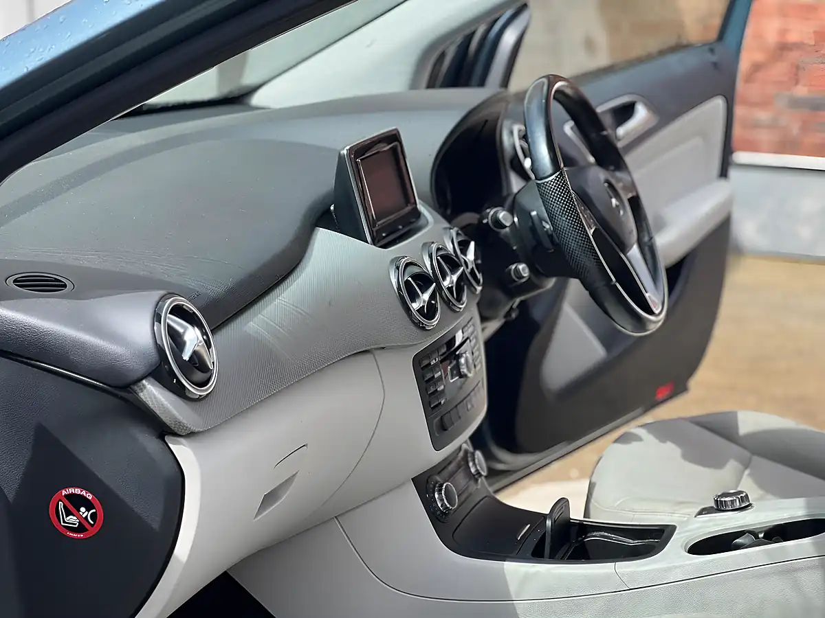 Used 2014 Mercedes-Benz B Class Sport Blue - Interior and Exterior details 9