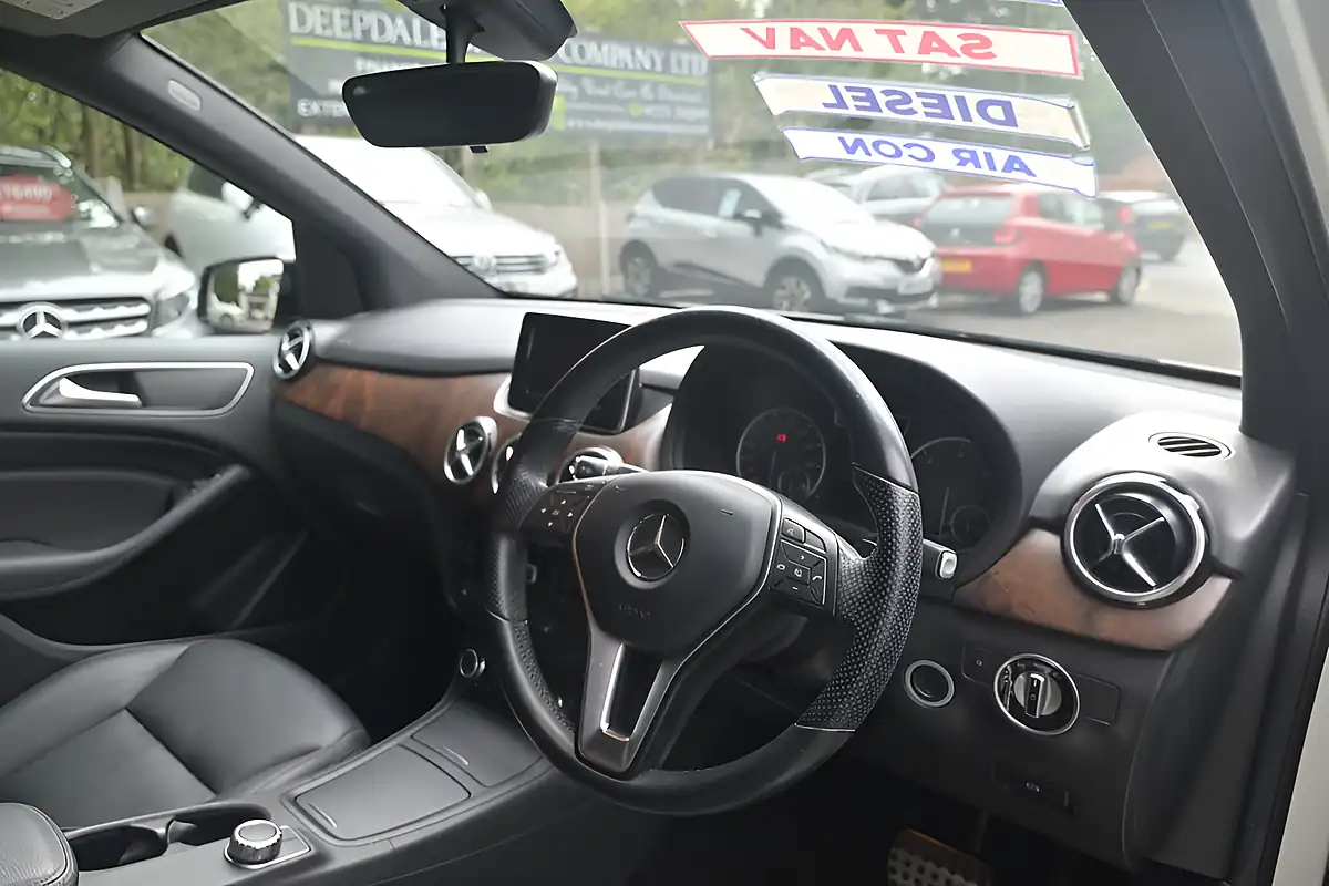 Used 2014 Mercedes-Benz B-Class Sport Cirrus White - Interior and Exterior details 11