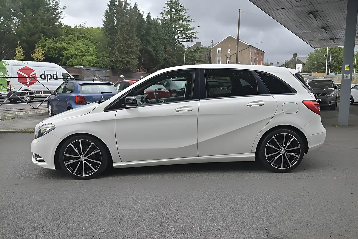 Used 2014 Mercedes-Benz B-Class Sport Cirrus White - Interior and Exterior details 4