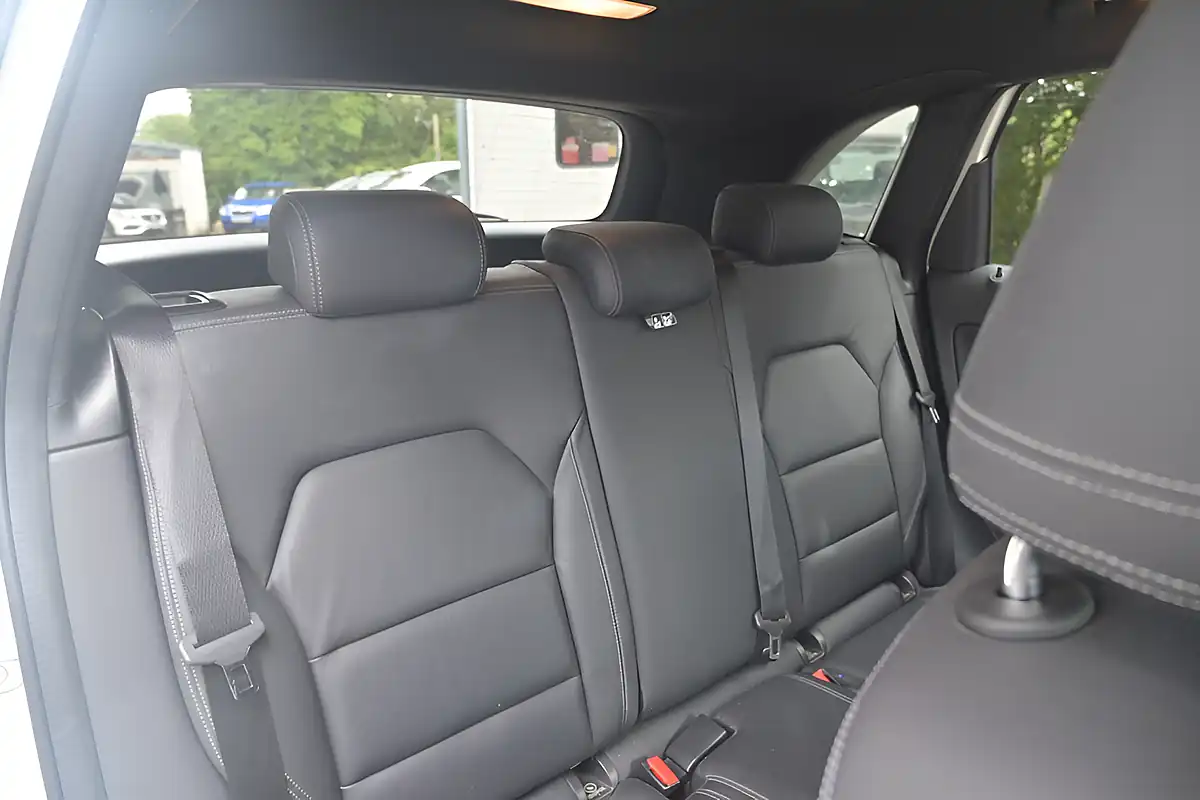 Used 2014 Mercedes-Benz B-Class Sport Cirrus White - Interior and Exterior details 9