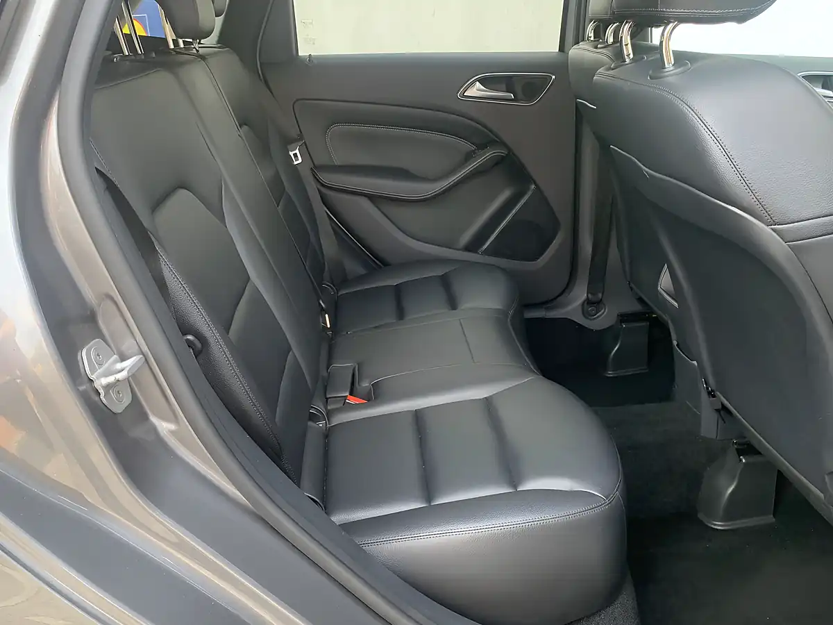 Used 2014 Mercedes-Benz B Class Sport Grey - Interior and Exterior details 8