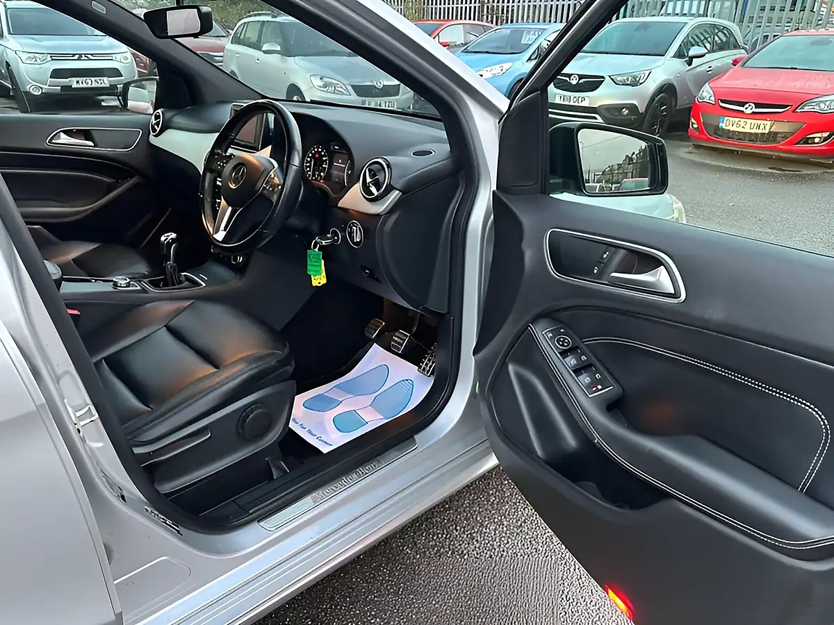 Used 2014 Mercedes-Benz B Class Sport Silver - Interior and Exterior details 13