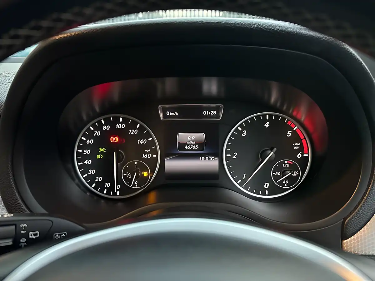 Used 2014 Mercedes-Benz B Class Sport Silver - Interior and Exterior details 17