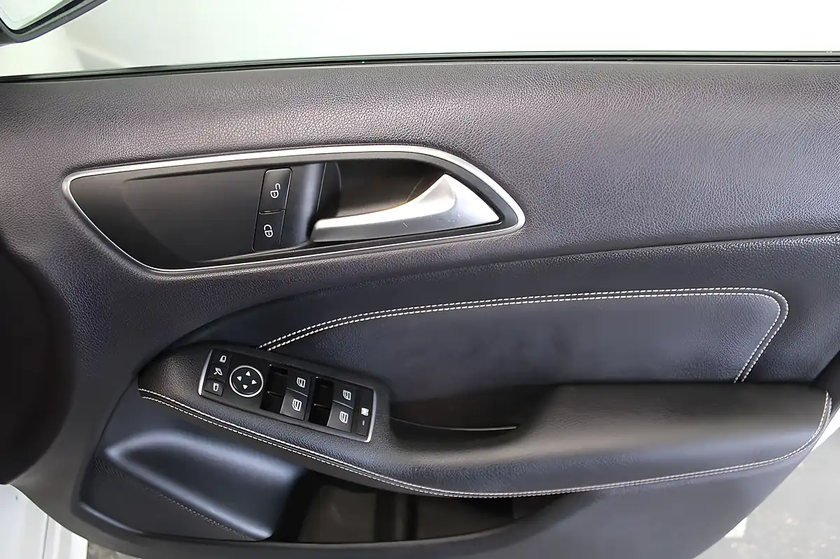 Used 2014 Mercedes-Benz B Class Sport White - Interior and Exterior details 18