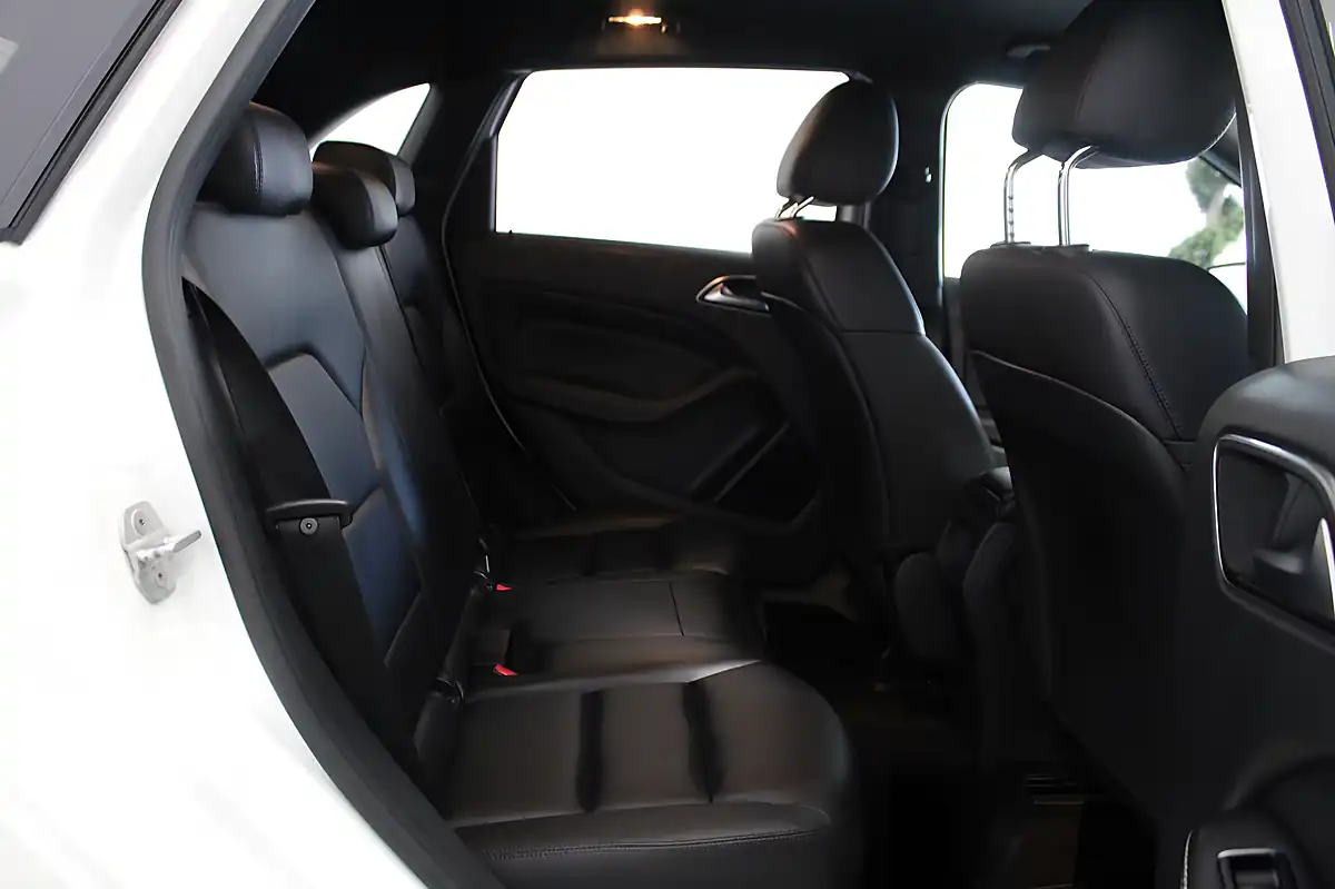 Used 2014 Mercedes-Benz B Class Sport White - Interior and Exterior details 19
