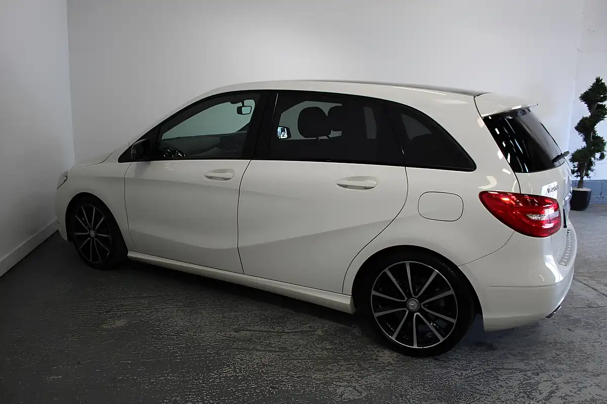 Used 2014 Mercedes-Benz B Class Sport White - Interior and Exterior details 7