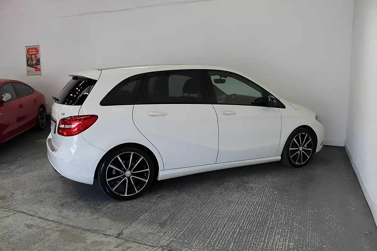 Used 2014 Mercedes-Benz B Class Sport White - Interior and Exterior details 8