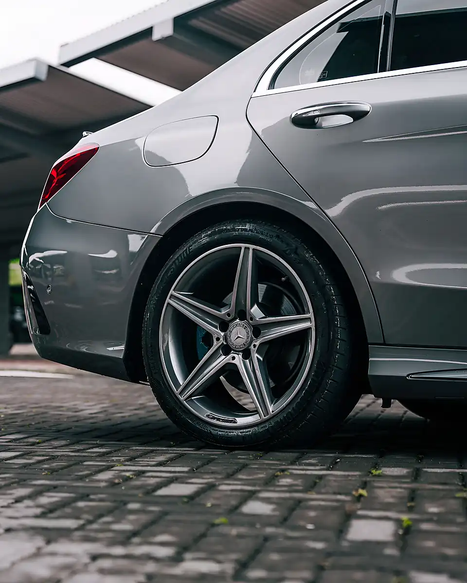Used 2014 Mercedes-Benz C Class AMG Line Premium Plus Palladium Silver - Interior and Exterior details 13