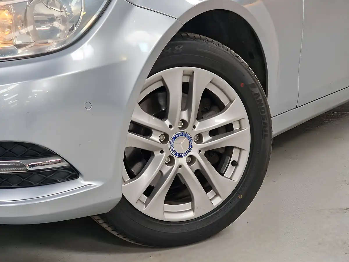 Used 2014 Mercedes-Benz C-Class Executive Se Diamond Silver - Interior and Exterior details 11