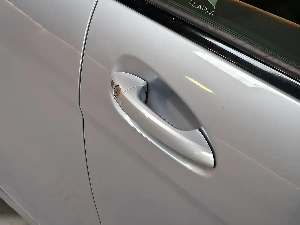 Used 2014 Mercedes-Benz C-Class Executive Se Diamond Silver - Interior and Exterior details 9