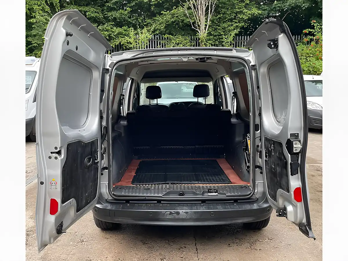 Used 2014 Mercedes-Benz Citan Crew Van L3 Silver - Interior and Exterior details 10