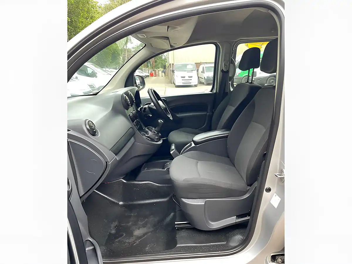 Used 2014 Mercedes-Benz Citan Crew Van L3 Silver - Interior and Exterior details 19