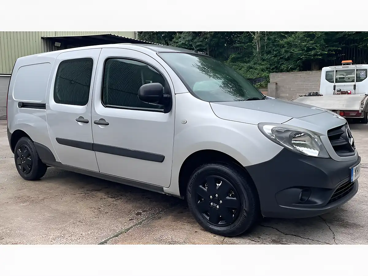 Used 2014 Mercedes-Benz Citan Crew Van L3 Silver - Interior and Exterior details 3