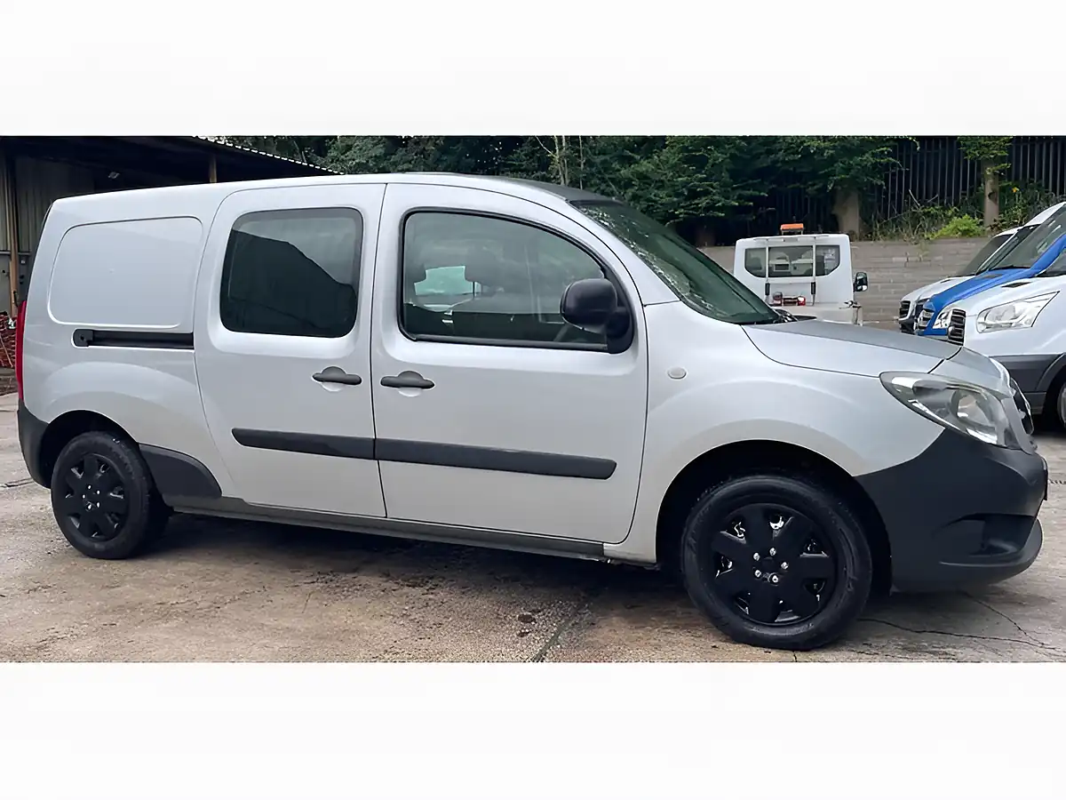 Used 2014 Mercedes-Benz Citan Crew Van L3 Silver - Interior and Exterior details 4