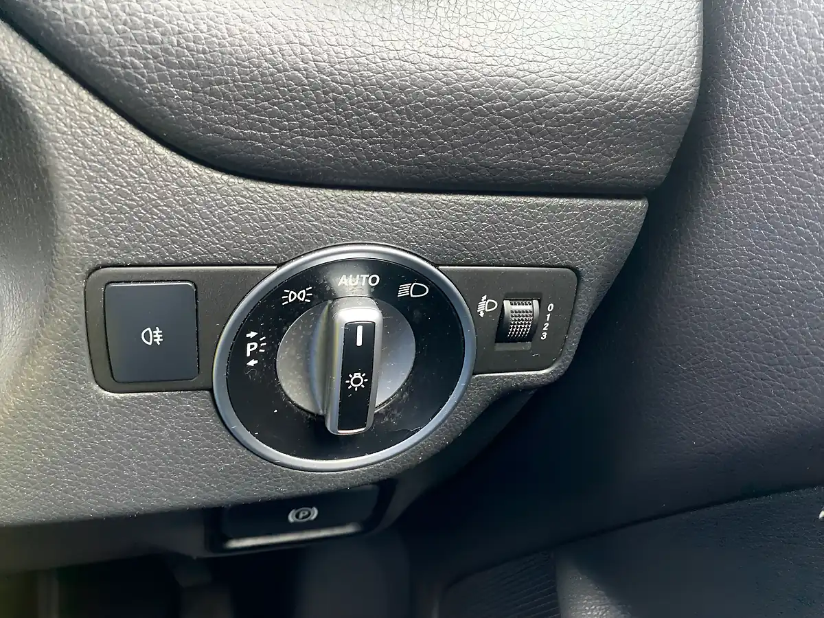 Used 2014 Mercedes-Benz Cla Sport Silver - Interior and Exterior details 16