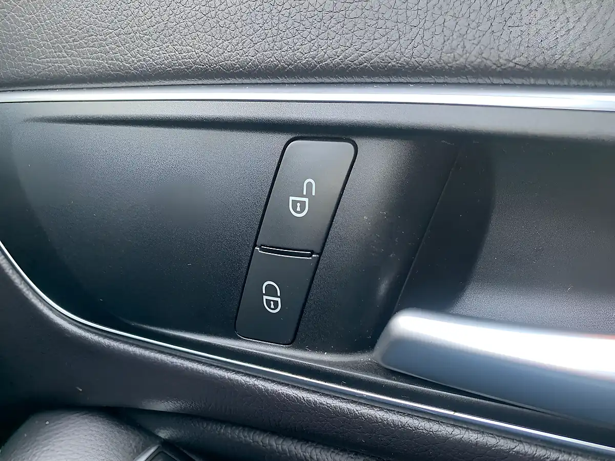 Used 2014 Mercedes-Benz Cla Sport Silver - Interior and Exterior details 17