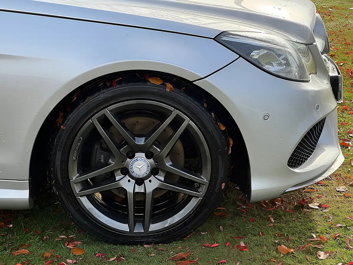 Used 2014 Mercedes-Benz E Class AMG Sport Silver - Interior and Exterior details 11