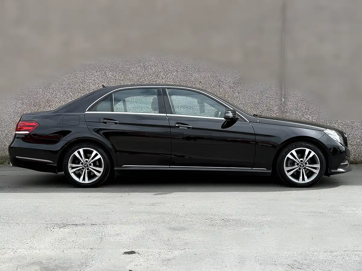 Used 2014 Mercedes-Benz E Class Se Black - Interior and Exterior details 4