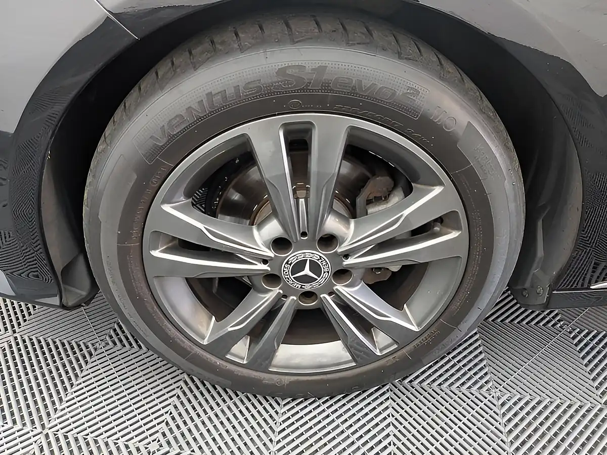 Used 2014 Mercedes-Benz E Class Se Black - Interior and Exterior details 20