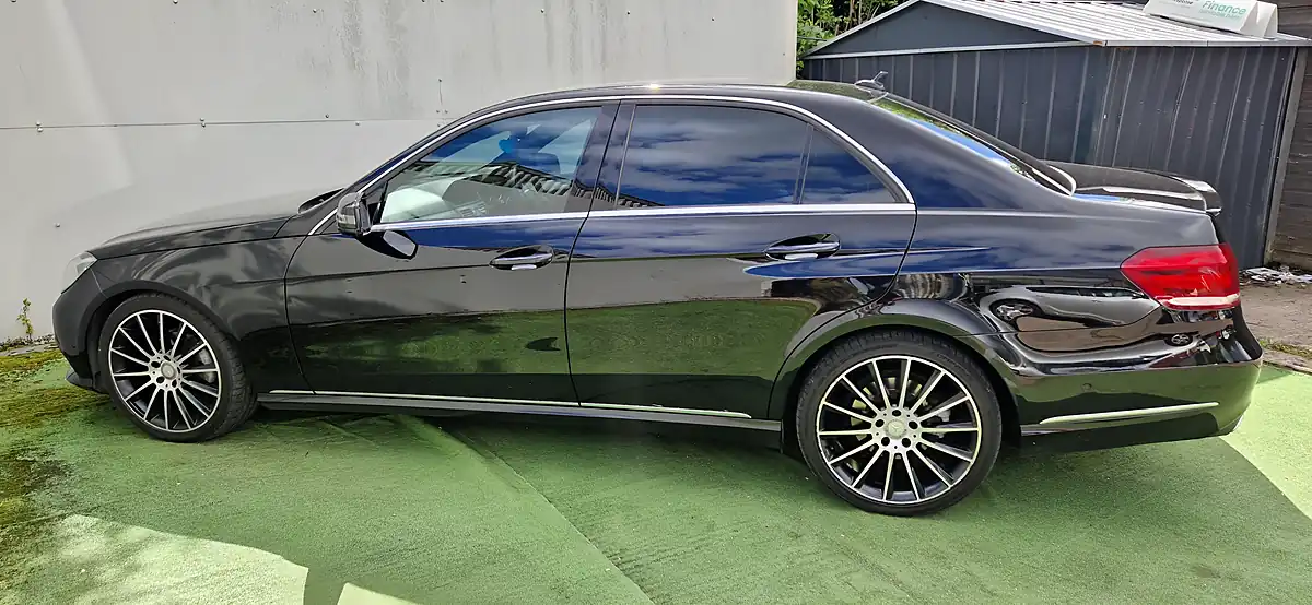 Used 2014 Mercedes-Benz E-Class Se Black - Interior and Exterior details 5